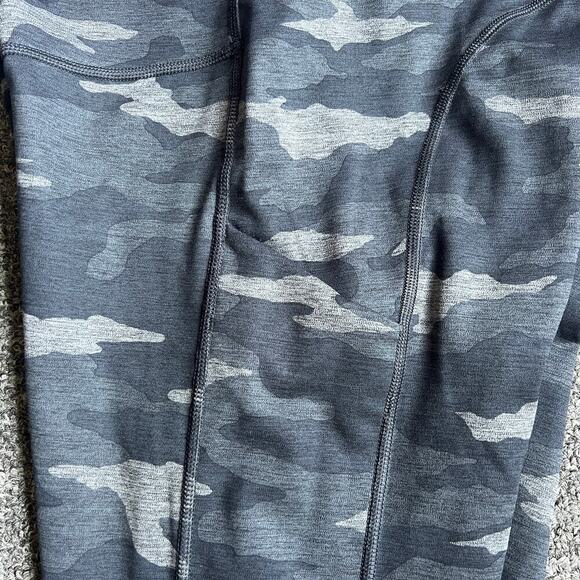 Athleta Ultimate Stash Pocket Camo 7/8 Tight size Small in Gray - Picture 12 of 12